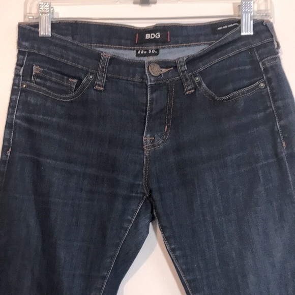 URBAN Outfitters BDG CIGARETTE MID-RISE JEANS size 26/30 - Picture 3 of 12